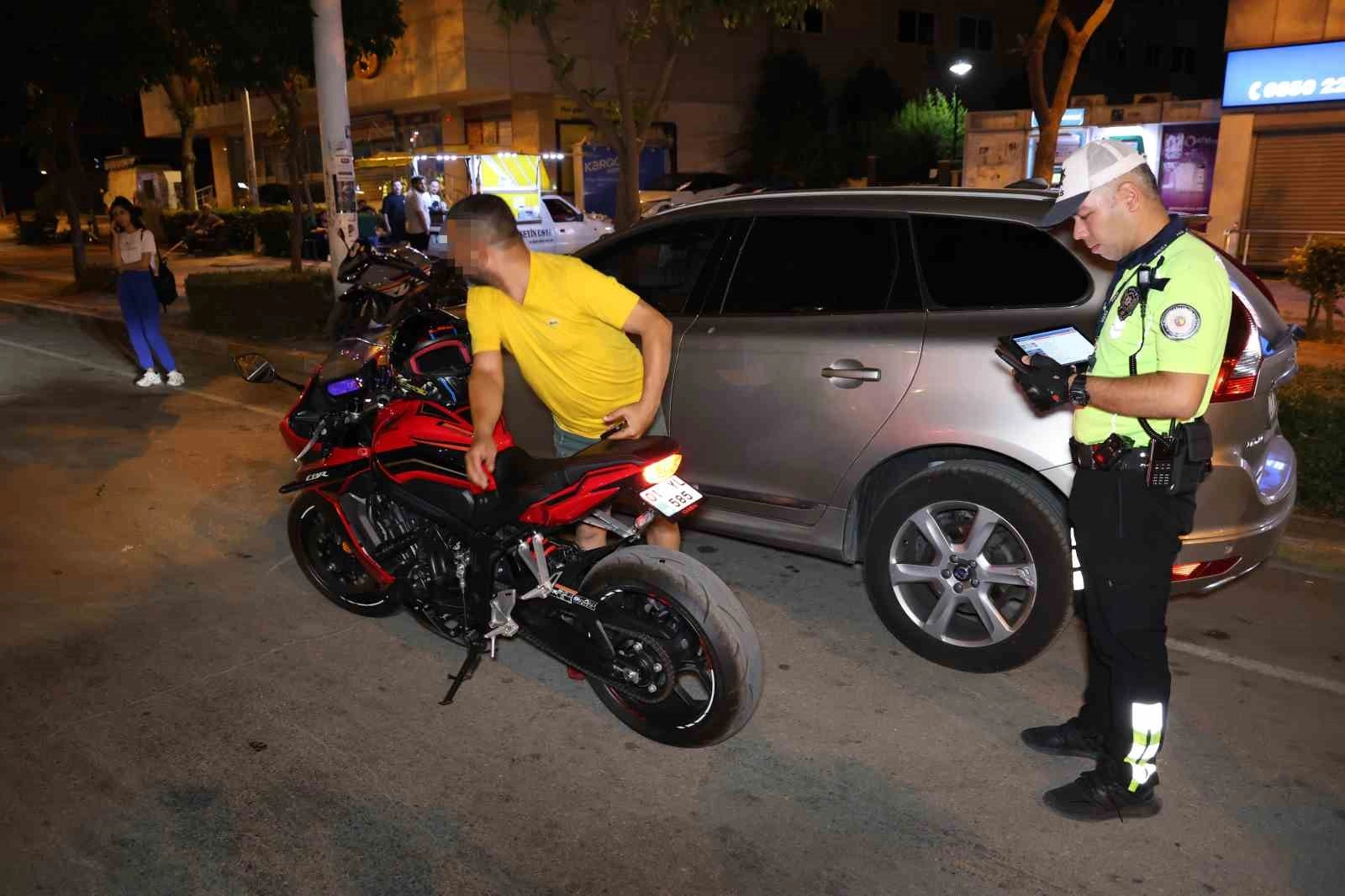 Adana’da trafik magandaları ceza yağmuruna tutuldu: 462 bin 800 TL para cezası uygulandı