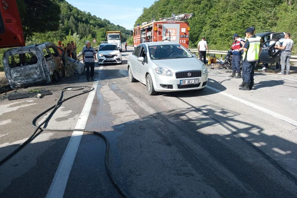 Sinop'ta katliam gibi feci kaza, çok sayıda ölü ve yaralı var