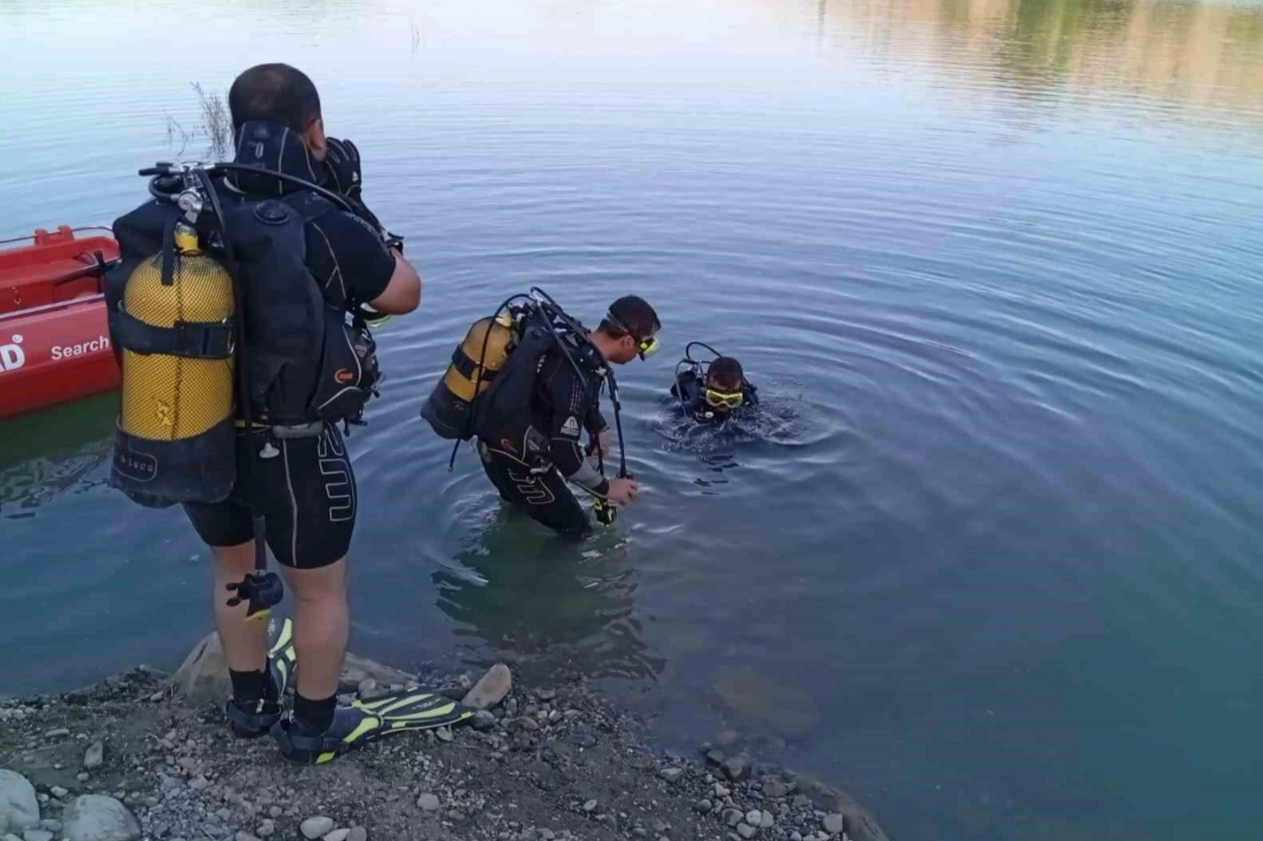 Tehlikeli ama giriyorlar, Baraj göletine giren genç öldü