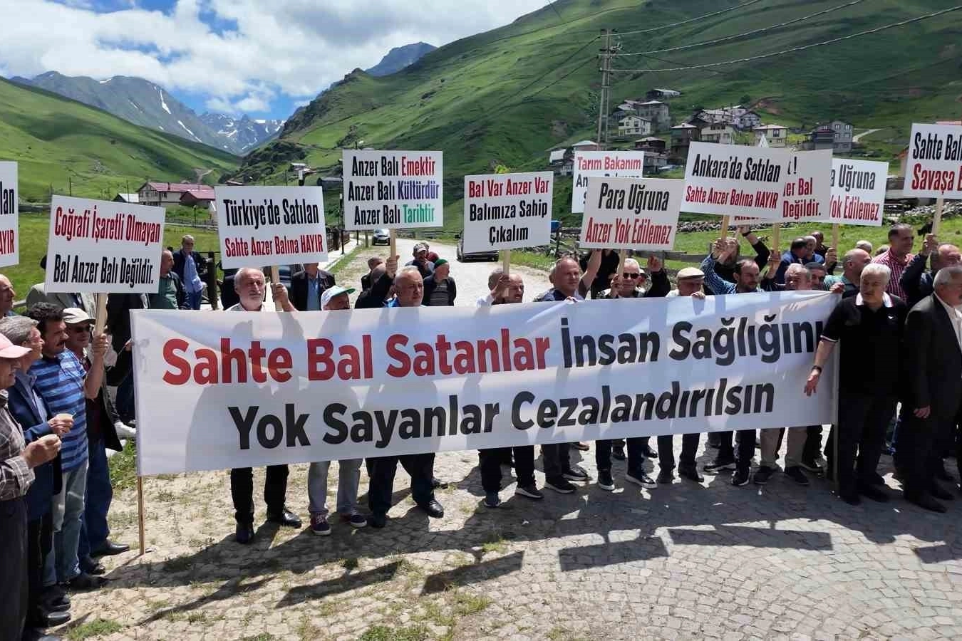 Anzer balını taklit ederek sahtecilik yapanlar hakkında yasal işlem başlatıldı