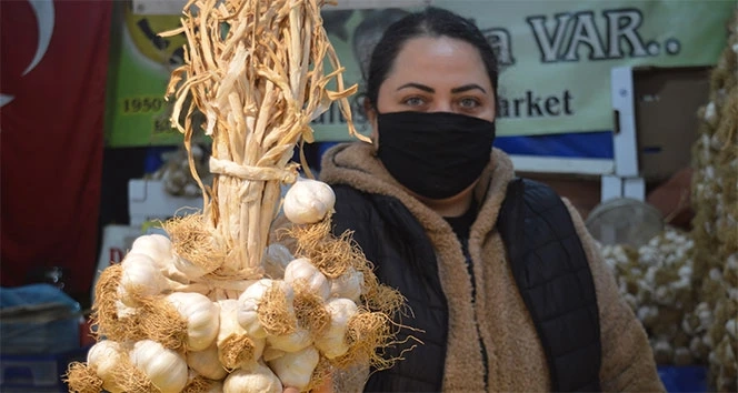 Araban Sarımsağı tarlada 15, markette 40 lira