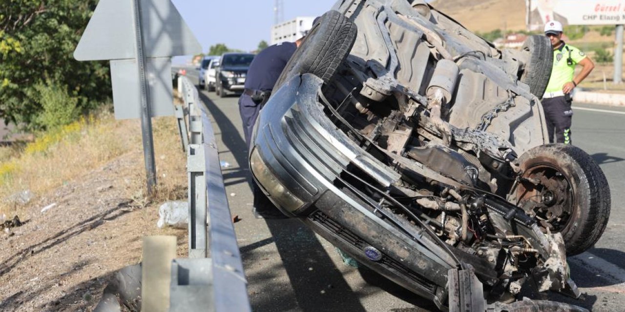 Elazığ-Bingöl karayolunda otomobil karşı şeride uçtu: 5 yaralı