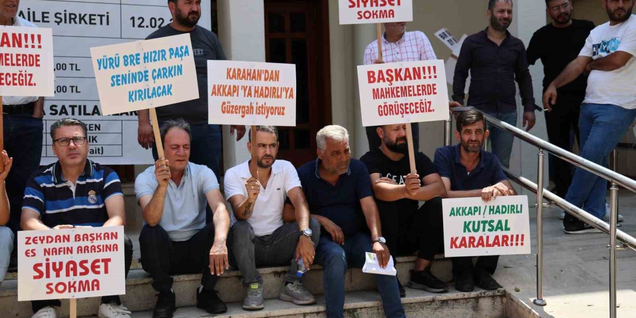 Dolmuşçular, Adana'da eylem başlattı