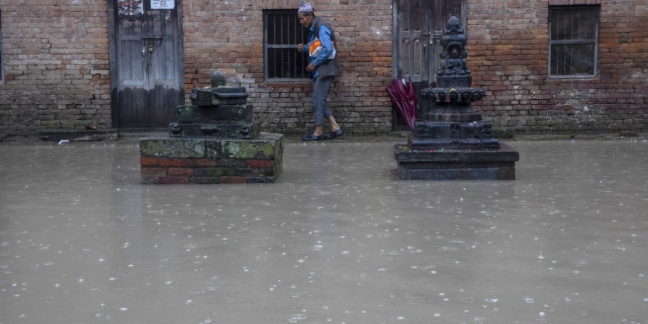 Nepal’de sel ve toprak kayması: 14 ölü