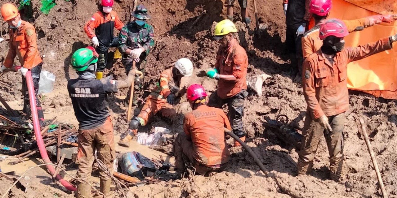 Altın madeninde toprak kayması: 10 ölü, 40 kayıp