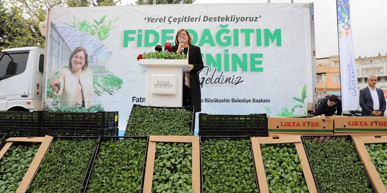 Gaziantep Büyükşehir Belediye’den tarıma destek artarak sürüyor   GAZİANTEP- AYSEL ŞAHİN: Gaziantep Büyükşehir Belediyesi çiftçi
