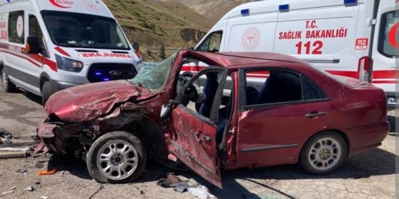 Erzurum’da ambulans kaza yaptı 4 ölü, 1 yaralı