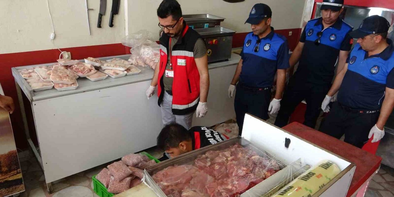 Adıyaman da bozuk et operasyonu kilolarca ele geçirildi