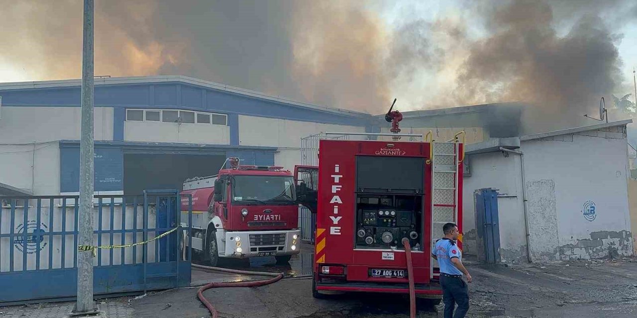 Gaziantep’te fabrikada korkutan yangın