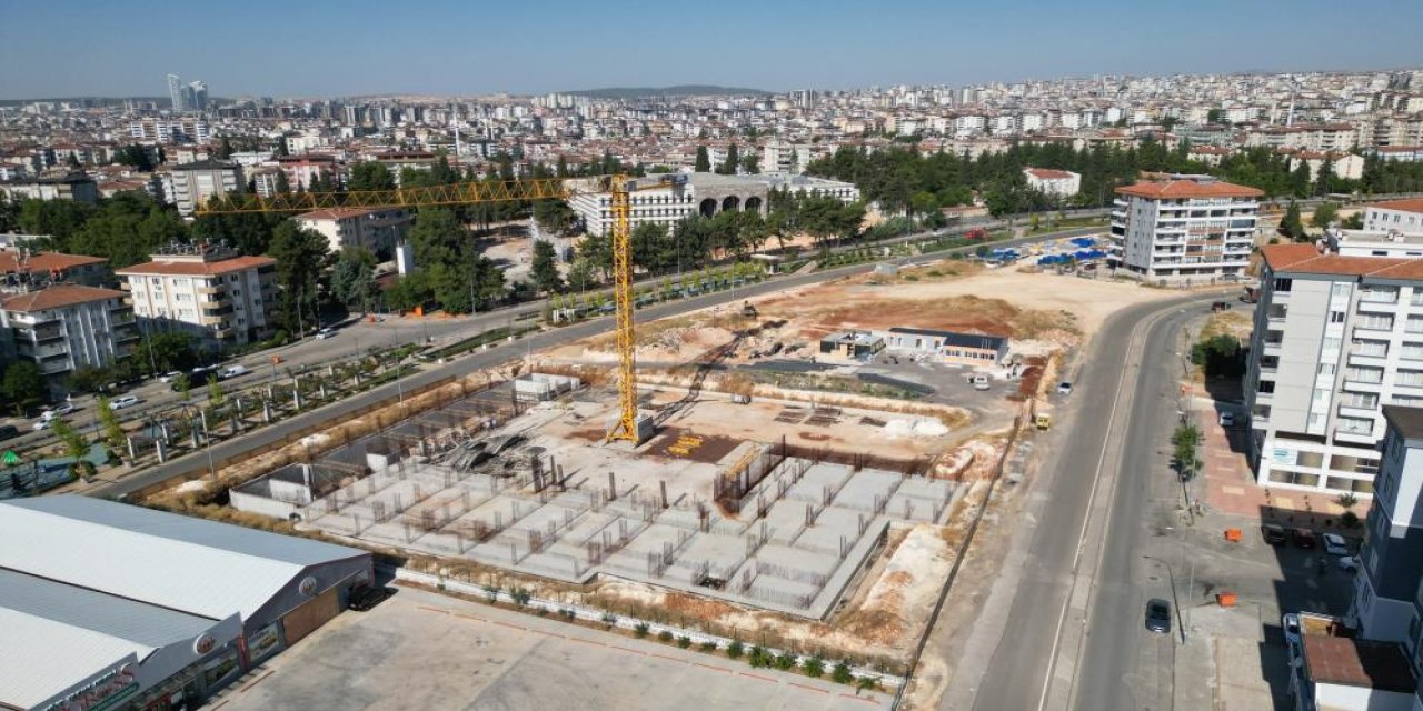 Gaziantep'te Kamil Ocak Spor Salonu inşaatına başlandı