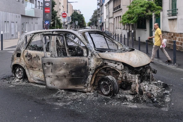 Fransa'da gösteriler durmak bilmiyor, gözaltı sayısı bin 311 e ulaştı 79 polis yaralandı