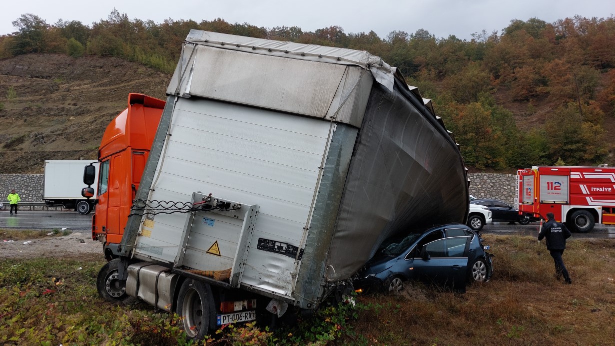 Samsun’da yabancı plakalı tır araçları biçti: 3 ölü, 2’si ağır 10 yaralı