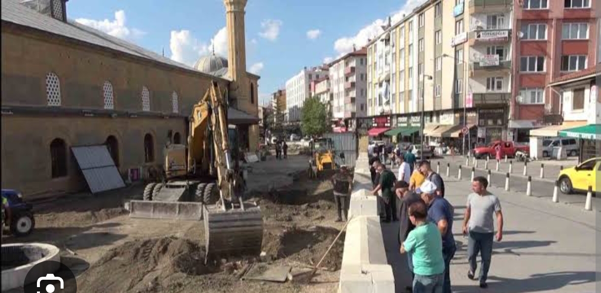 Yine ağaç katliamı yer Tarihi Çorum Ulu Cami