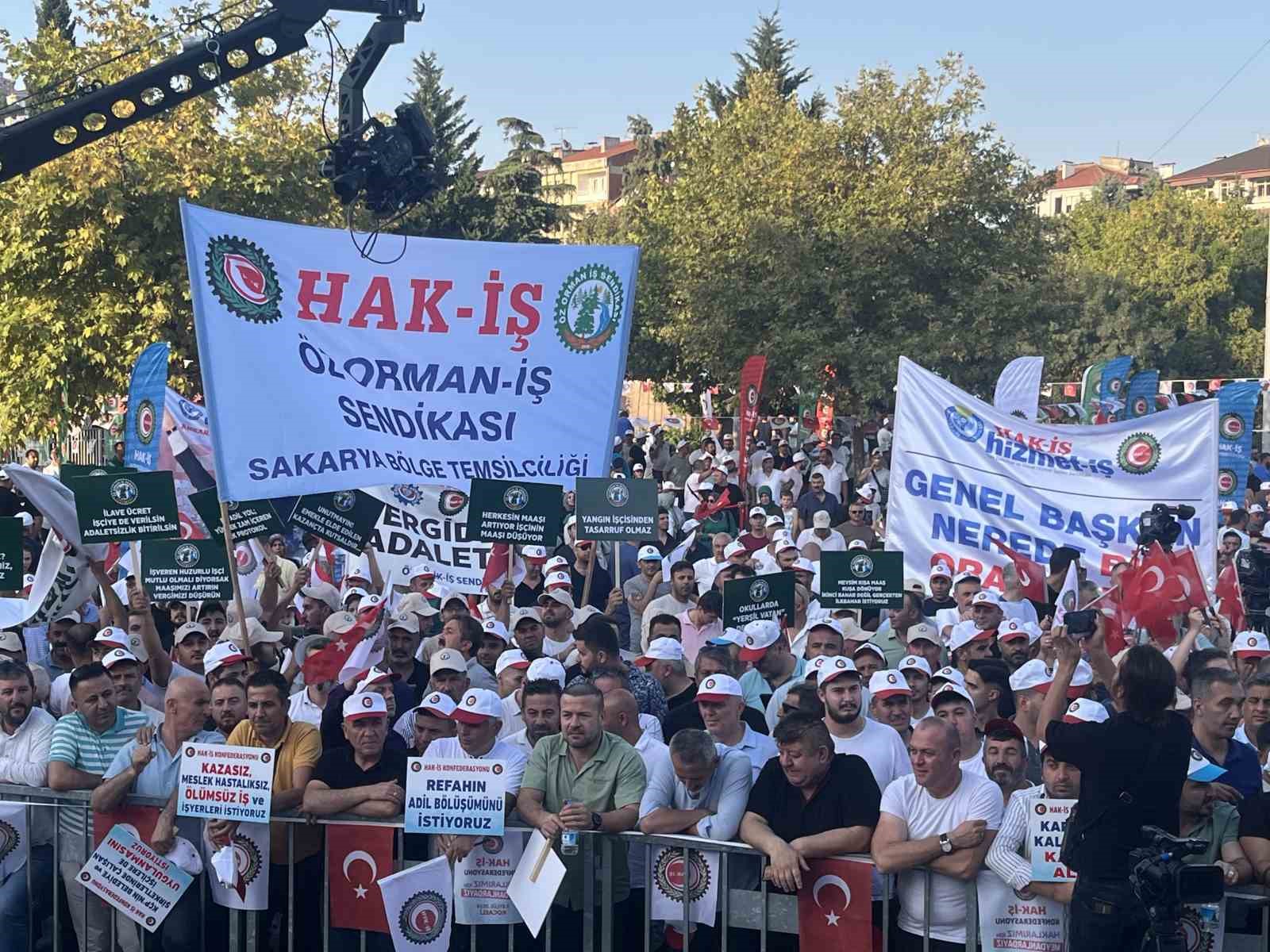 Hak-İş’in Kayseri ve Kocaelinde miting yaptı oldu