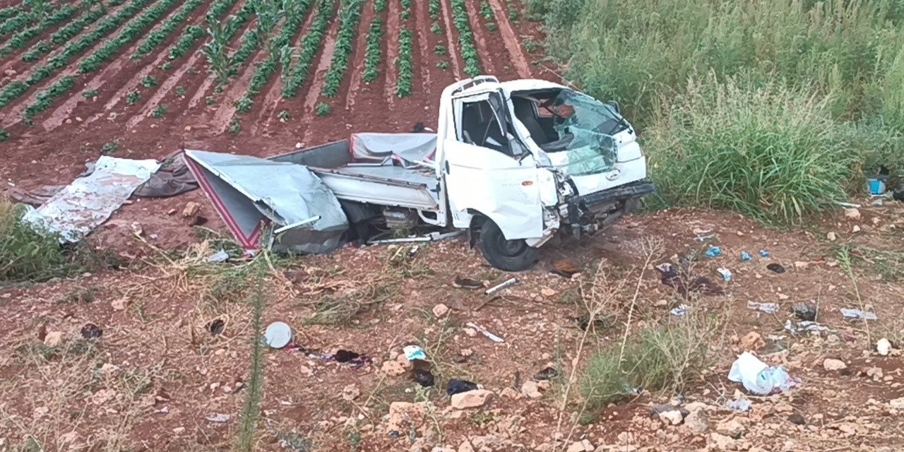 Gaziantep'te işçileri taşıyan kamyonet şarampole uçtu, 1 ölü, 22 yaralı