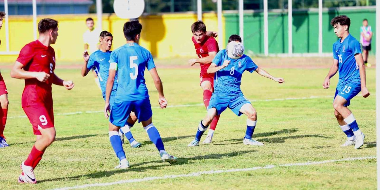 Türkiye 17 Yaş Altı Futbol Takımı, Azerbaycan’ı 4-0 mağlup etti