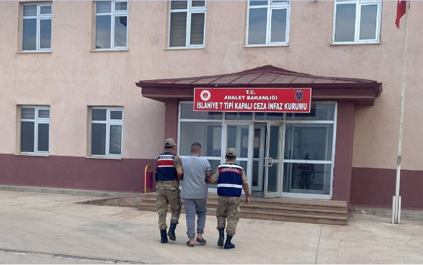 Gaziantep’te göçmen organizatörüne suçüstü