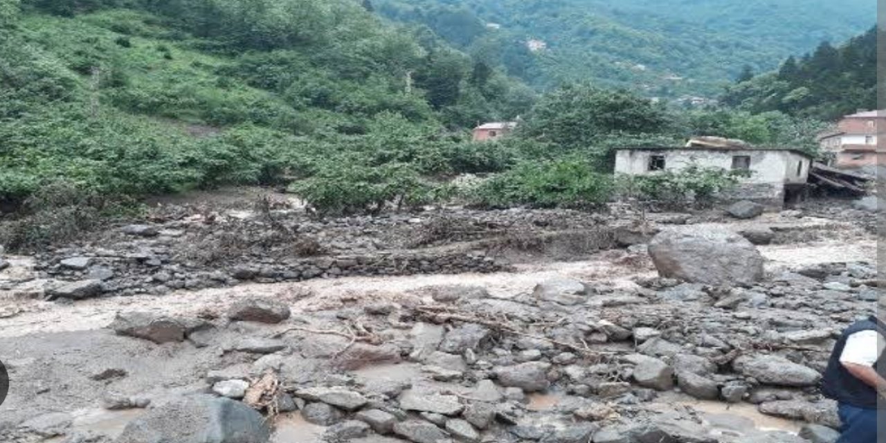 Trabzon da aşırı yağışlar afete yol açtı