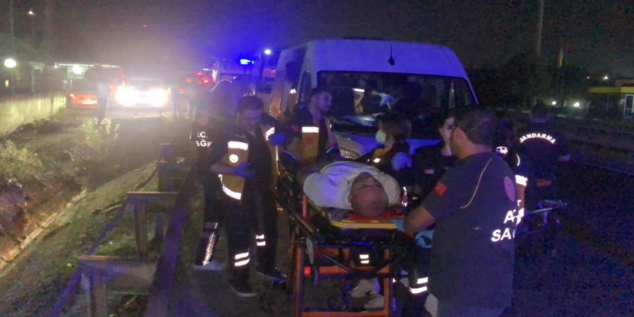 Ergene ilçesinde fabrika servisleri çarpıştı: 12 işçi yaralı