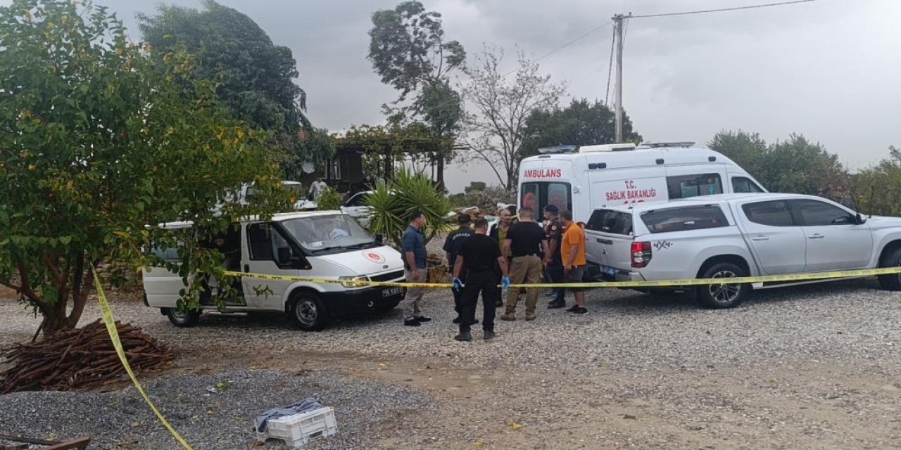 Manavgat ilçesinde bir şahıs karısını av tüfeğiyle öldürüp aynı silahla intihar etti