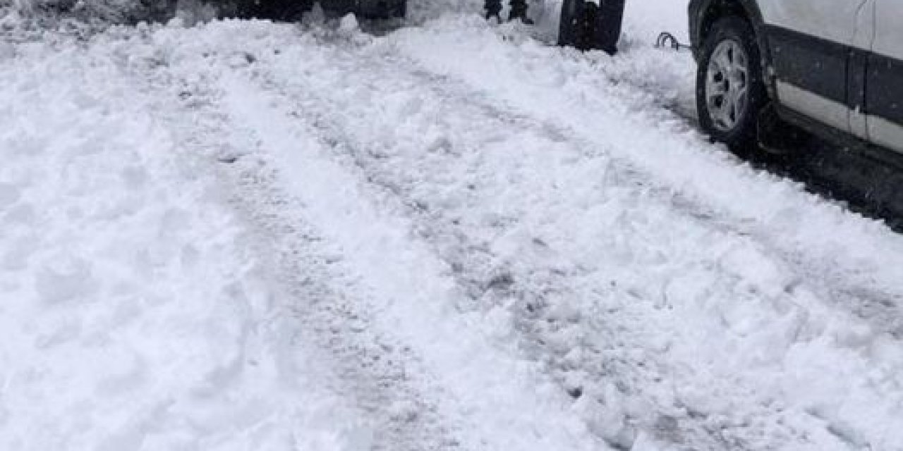 Artvin'de Macahel Geçidi kar nedeniyle ulaşıma kapandı