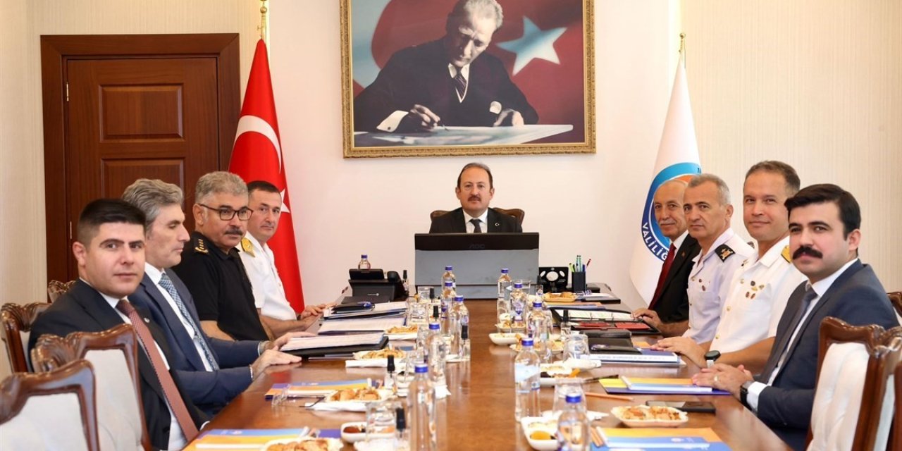 Polis, Mersin’de aranan bin 54 kişiyi yakaladı