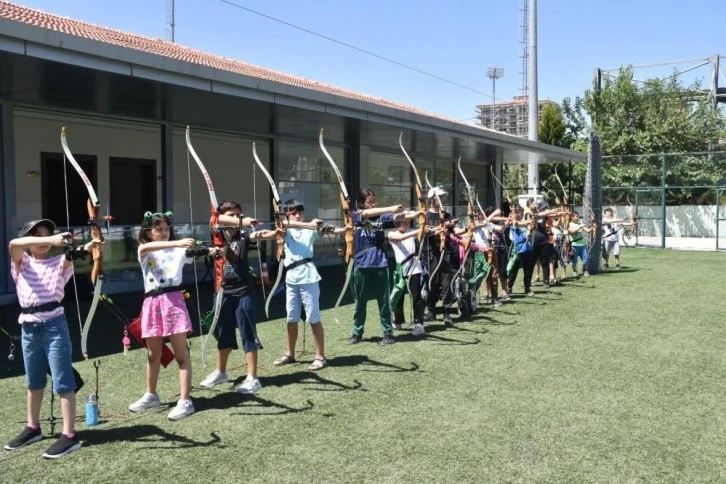 Gaziantep'te Depremzede çocuklar spor ile hayata tutunuyor