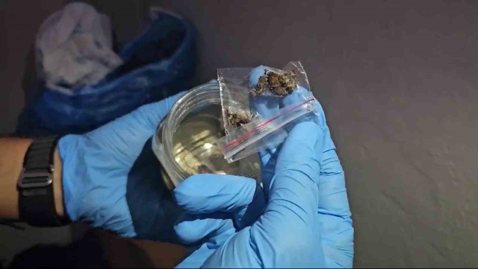 Polis Yüreğir’de 1 yılda 1880 torbacı yakaladı