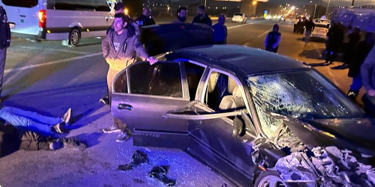 İki otomobil çarpıştı: 5 yaralı