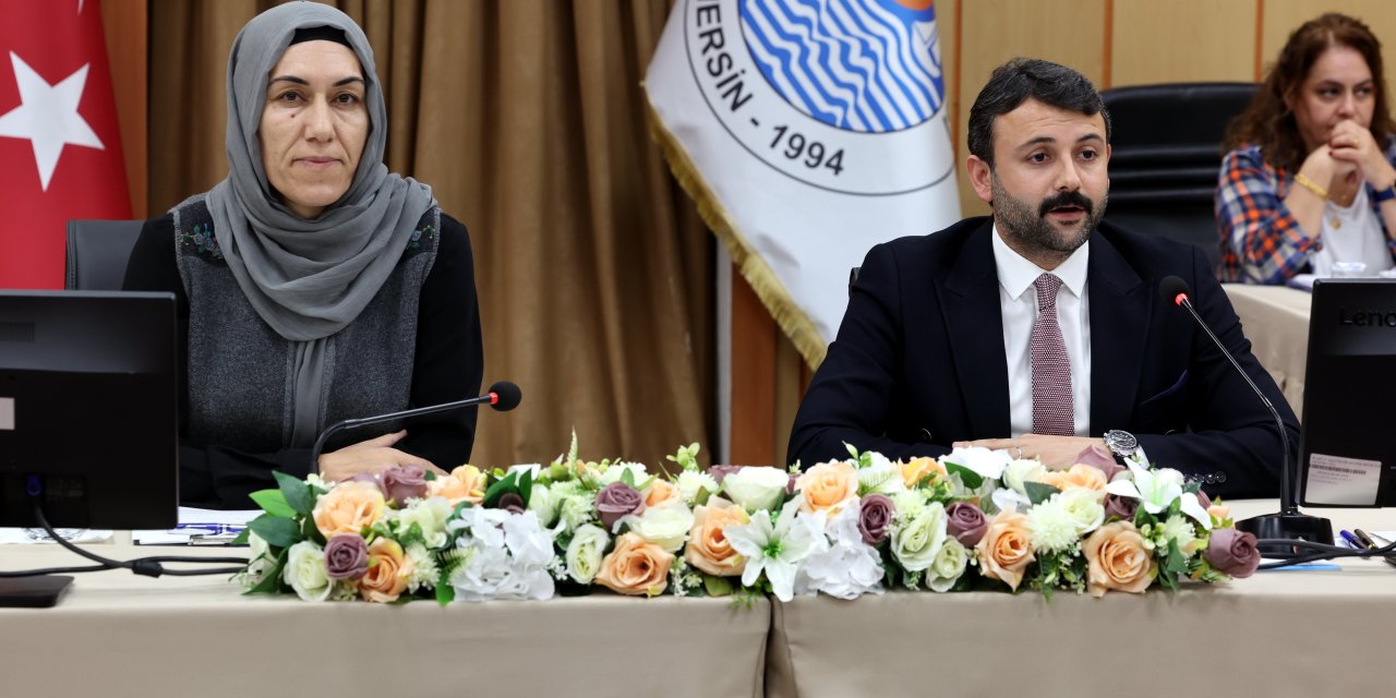 Akdeniz Belediyesi eş başkanları; “Hesap sorulması gerekenler belediyeleri borç batağına sokanlar”