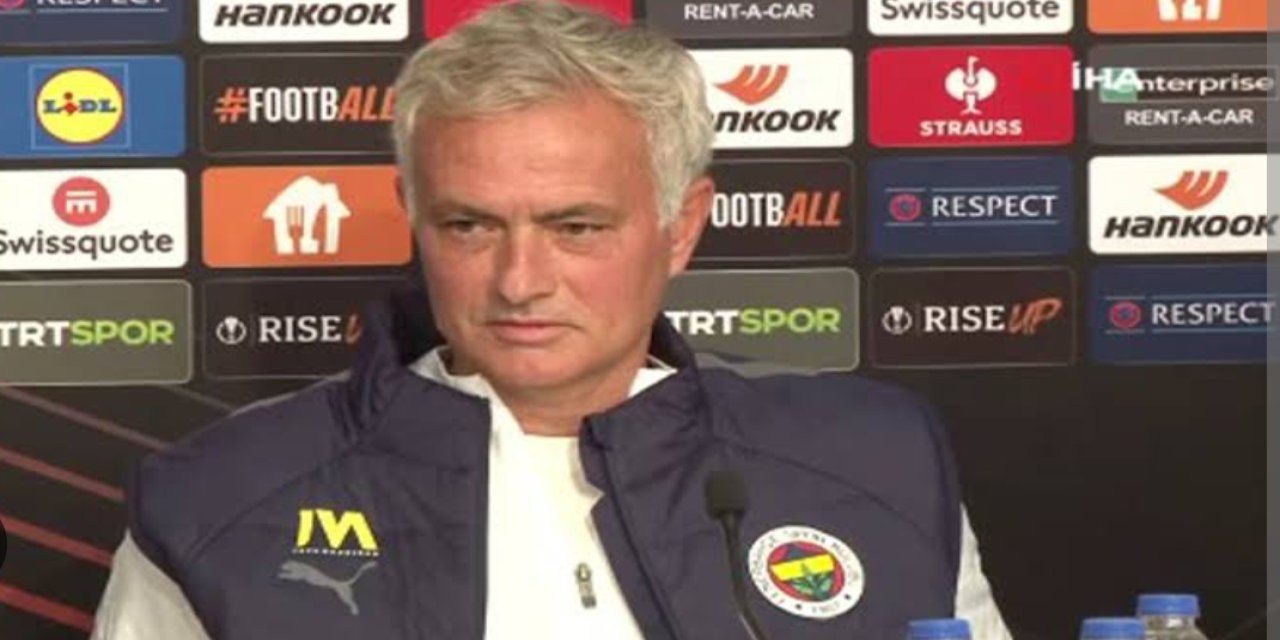 Fenerbahçe Teknik adamı Jose Mourinho’ya 1 maç ceza