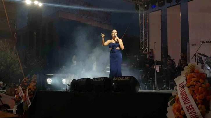 Ebru Yaşar, Safranbolu’da konser verdi