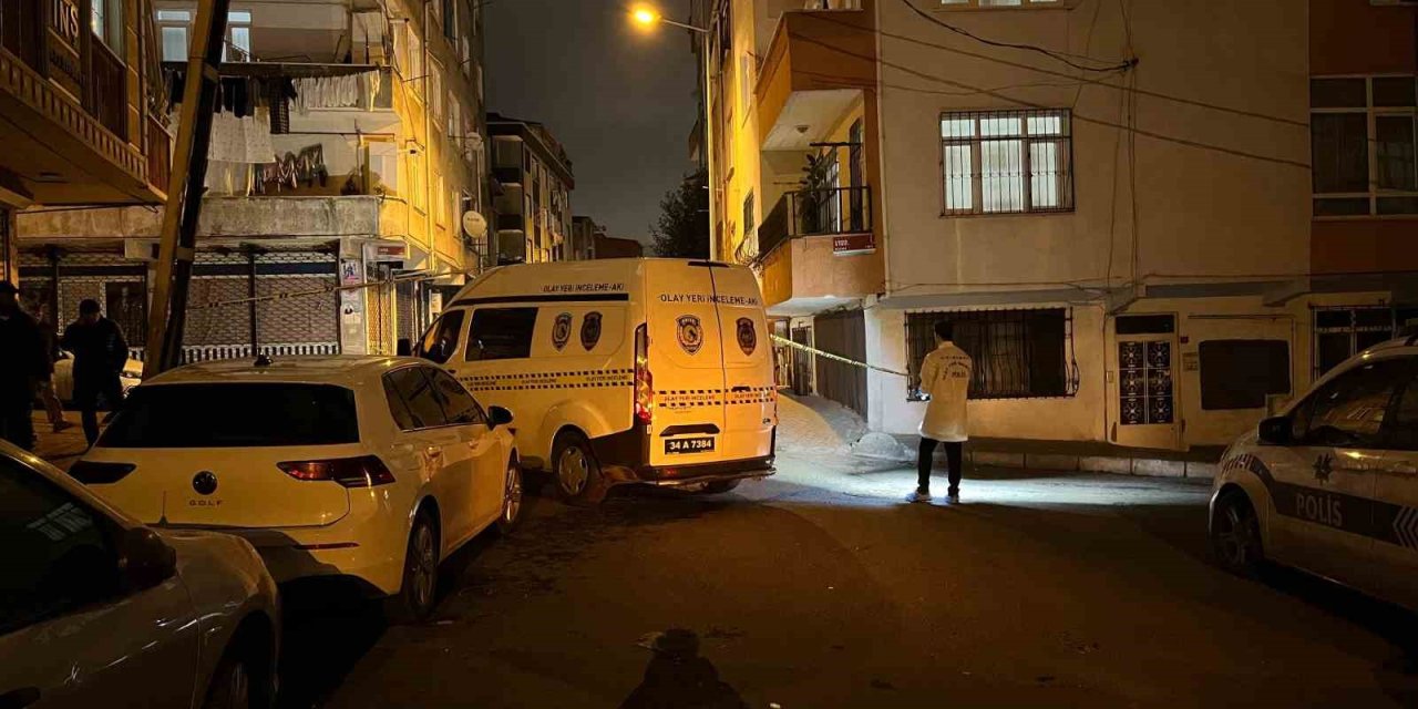 İstanbul Bağcılar’da izinsiz gösteri yapan grup polise taşla saldırdı