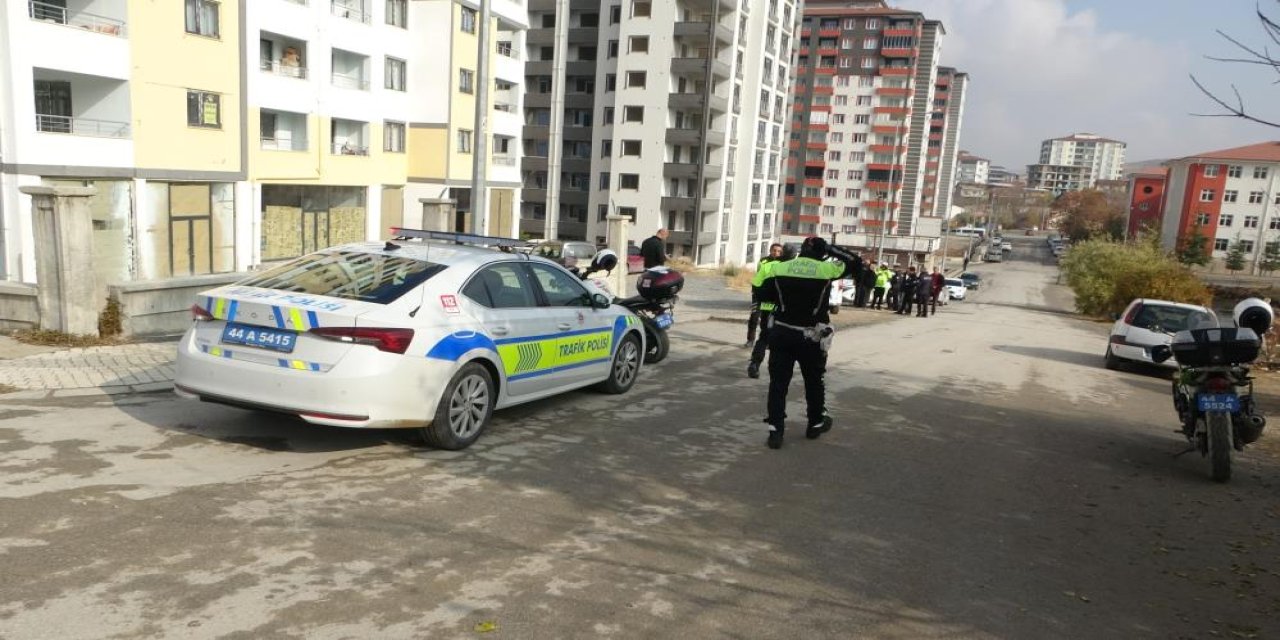Kontrolden çıkan araç öğrencilerin arasına daldı, çok sayıda öğrenci yaralandı
