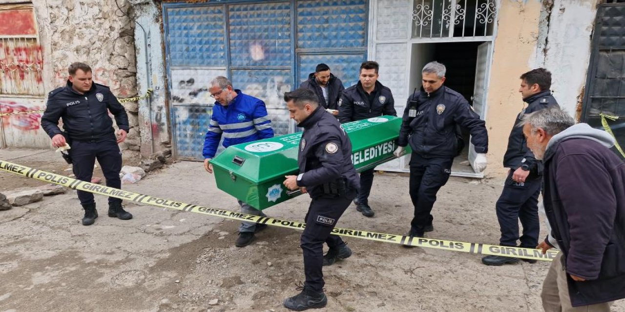 Aksaray'da bir kadın evinde  tabancayla vurulmuş halde bulundu