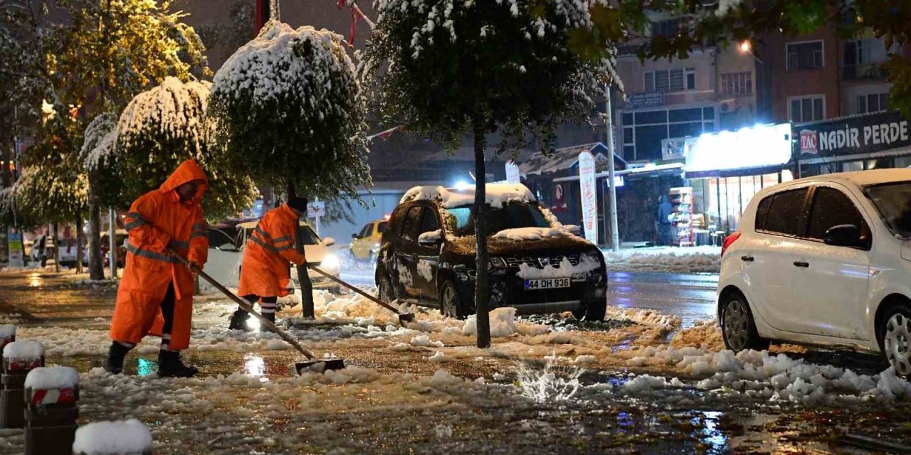 Malatya da karla mücadele çalışmaları başladı