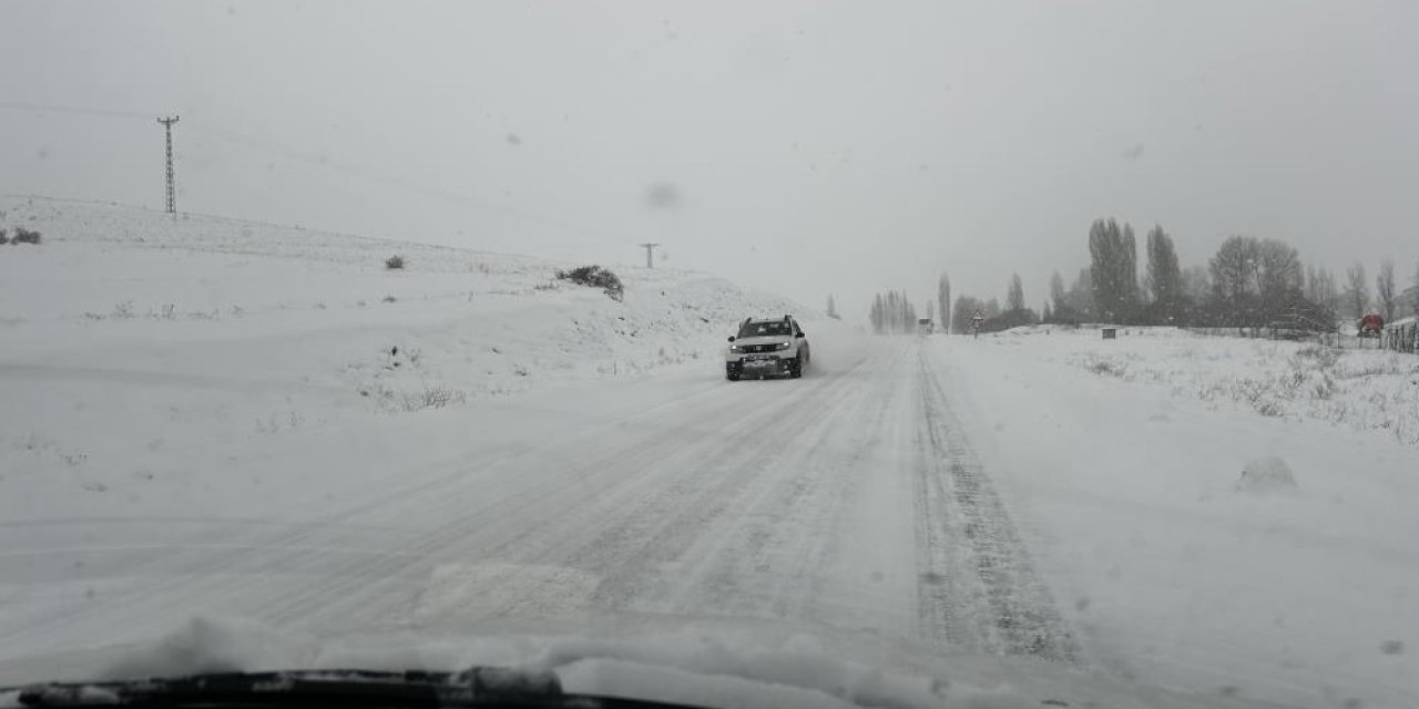 Sivas'ta 645 köy yolu ulaşıma kapandı