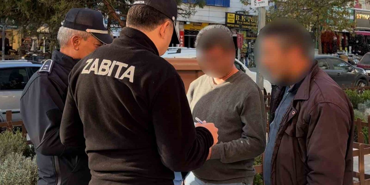 Kameralardan tespit  başladı, yere sigara izmariti ve çöp atana ceza kesiliyor