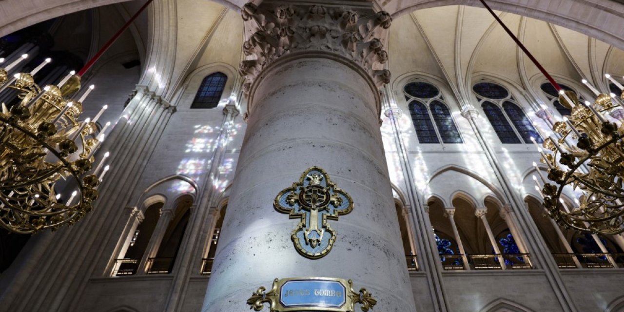 Paris’te 861 yıllık tarihi Notre-Dame Katedrali yenilendi