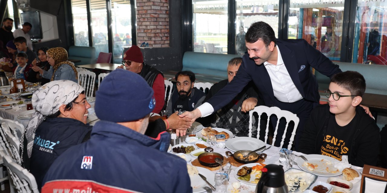 Akdeniz Belediyesi Eş Başkan Sarıyıldız, özel çocuklar ve aileleri ile buluştu