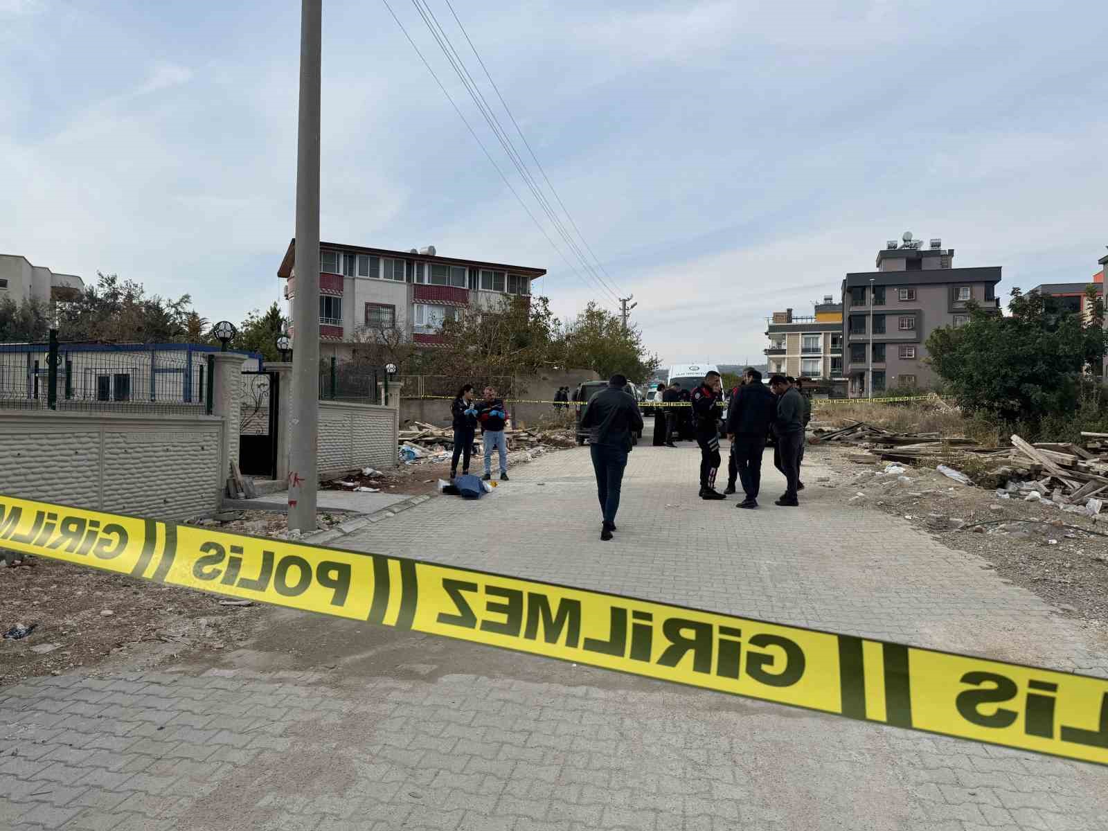 Mersin’de koca vahşeti önce karısını şimdi çocuğunu öldürdü