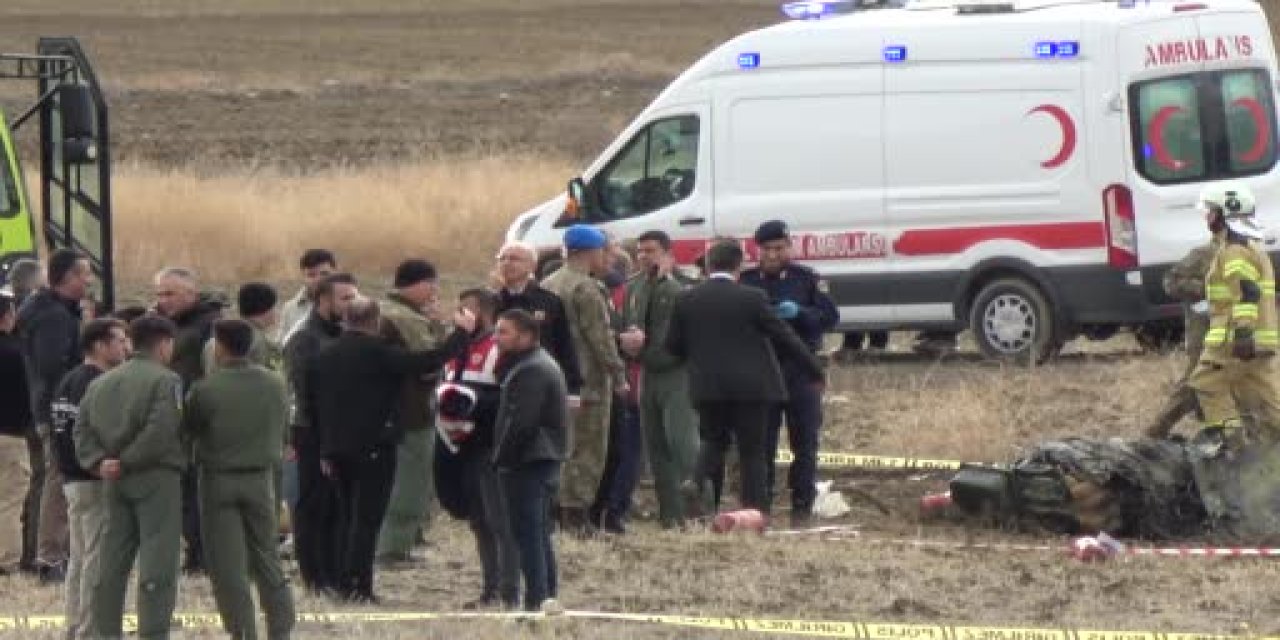 Isparta’da askeri helikopter düştü,olay yerine ambulans ve itfaiye ekipleri sevk edildi