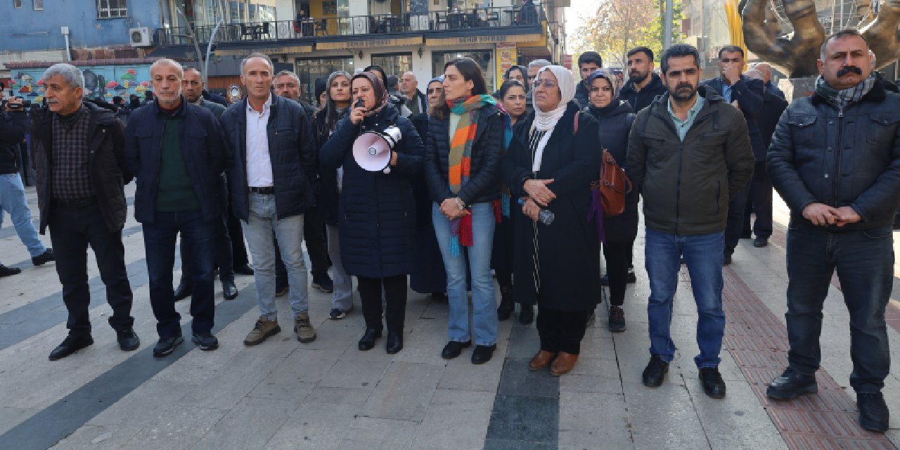 Batman'da DEM'li eşbaşkanların belediyeye girişine engel