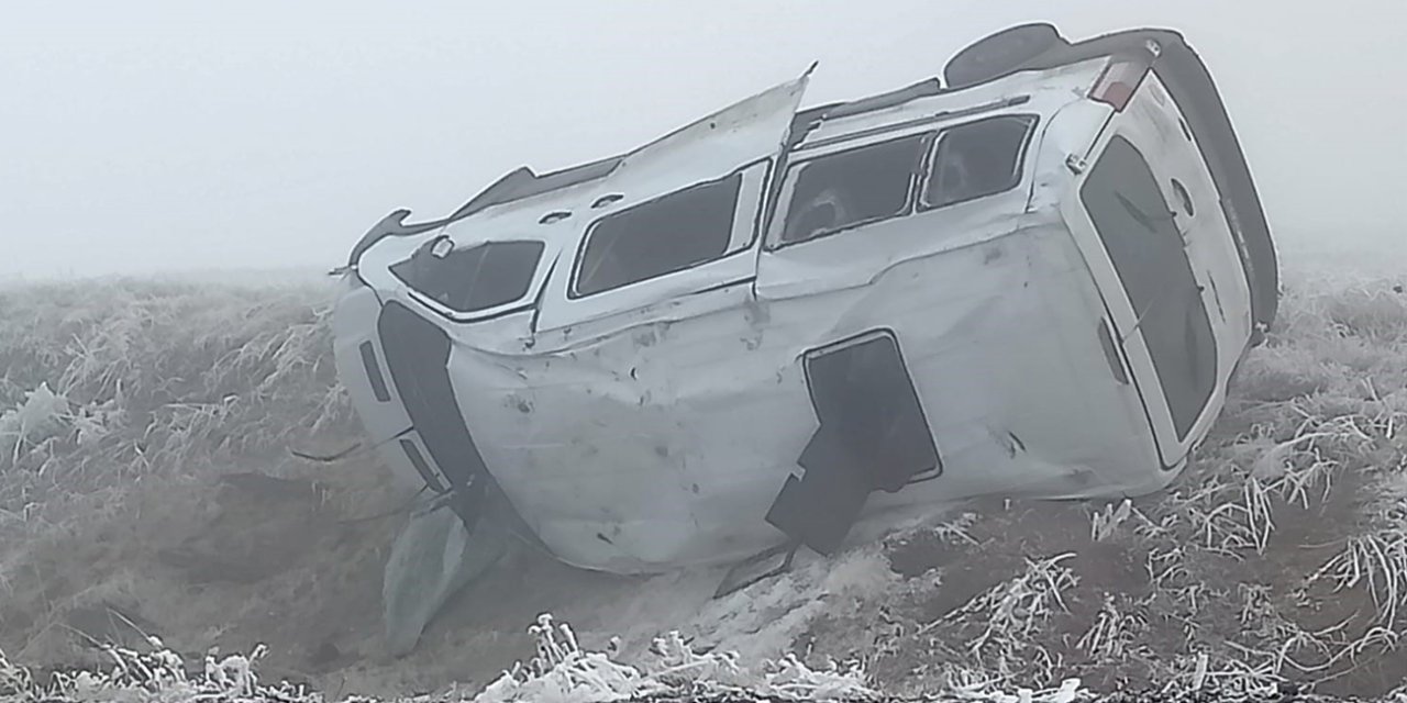 Malazgirt’te öğretmen servisi devrildi, çok sayıda yaralı var