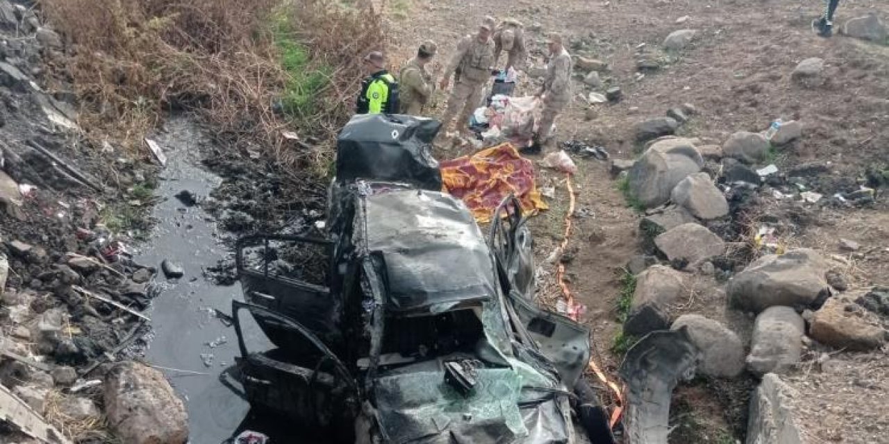 Şırnak'ta korkunç kaza otomobil su kanalına düştü: 1 ölü, 7 yaralı