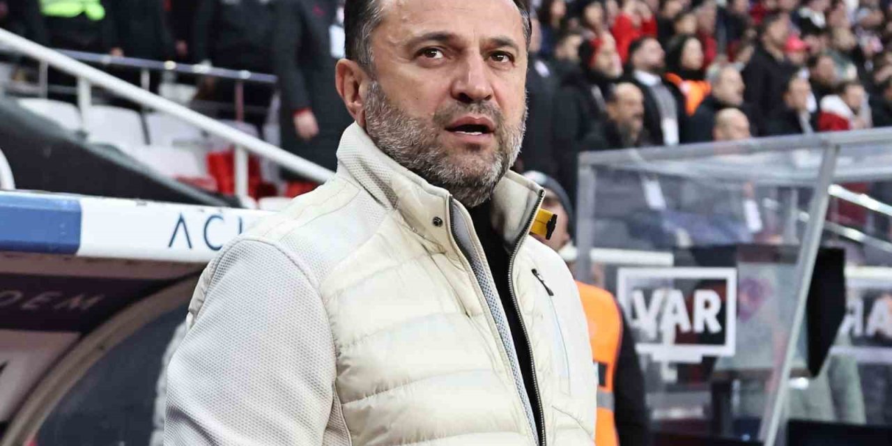 Sivasspor Teknik Direktörü Bülent Uygun  istifasını bildirdi