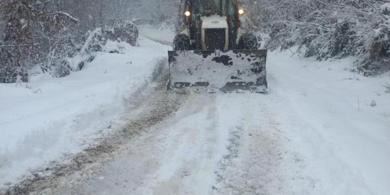 Giresun’da yüzlerce  köy yolu kar nedeniyle ulaşıma kapandı