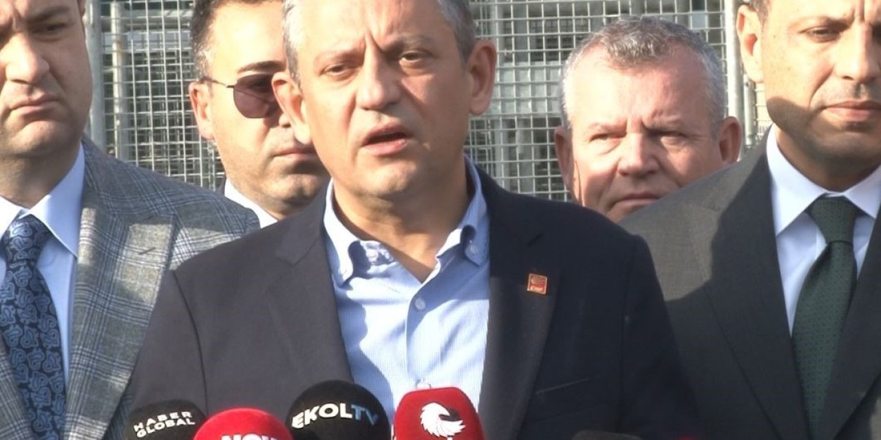 Özgür Özel: "Ahmet Özer için 50 gündür iddianame yazamıyorlar”