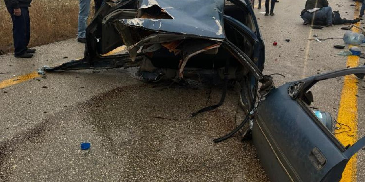 Servis aracı ile otomobil çarpıştı: 1 ölü, 1’i ağır 10 yaralı