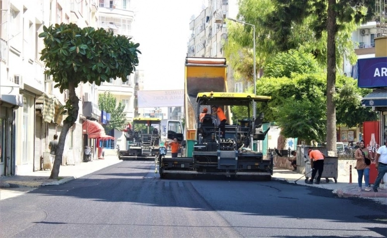 Mersin Büyükşehir Belediyesinin asfalt çalışmaları aralıksız sürüyor